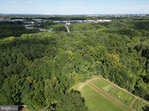 14 Patterson Ln, Newark, DE 19702