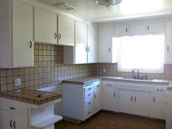 3rd image of 435 W Garland Ave