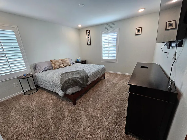 Guest Bedroom, King bed