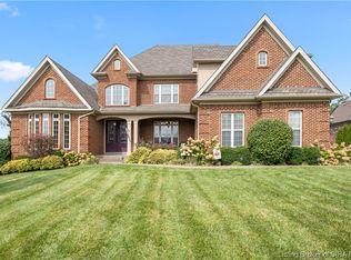 3631 Woodland Lakes Dr, Floyds Knobs, IN 47119