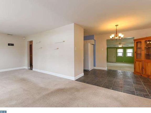 5th image of 389 Loomis Ave