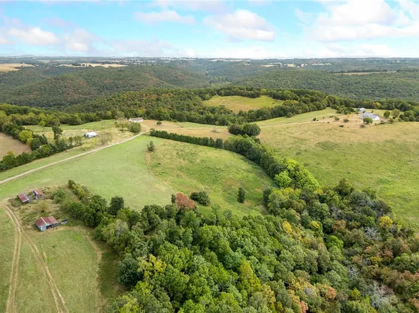 8746 Hopewell Rd, Harrison, AR 72601