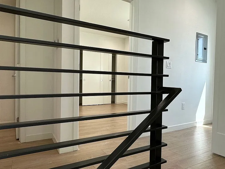 5226 Satsuma Ave — Photo 16