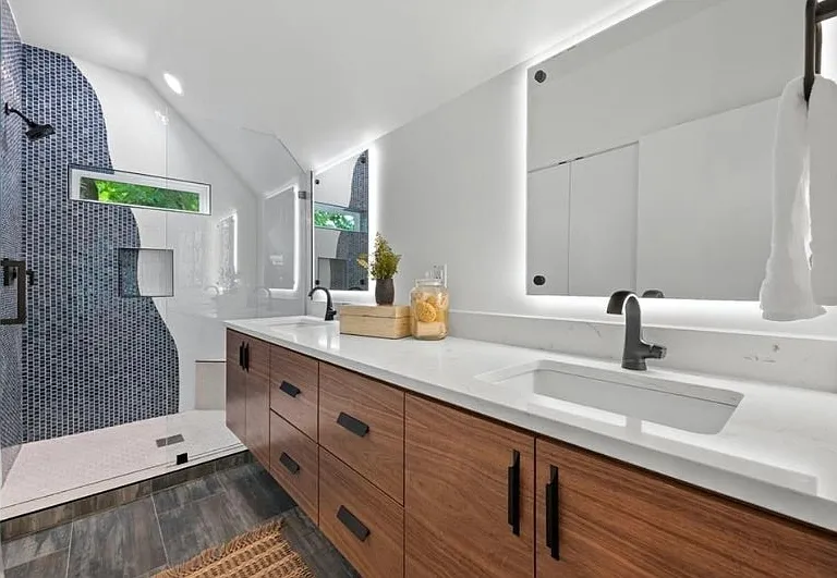Bathroom attached to bedroom 1