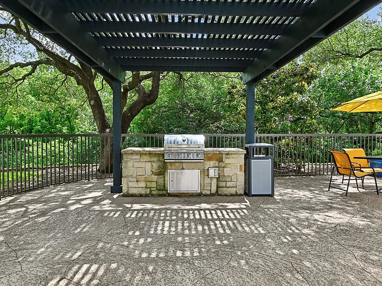 Chisholm Place — Photo 17