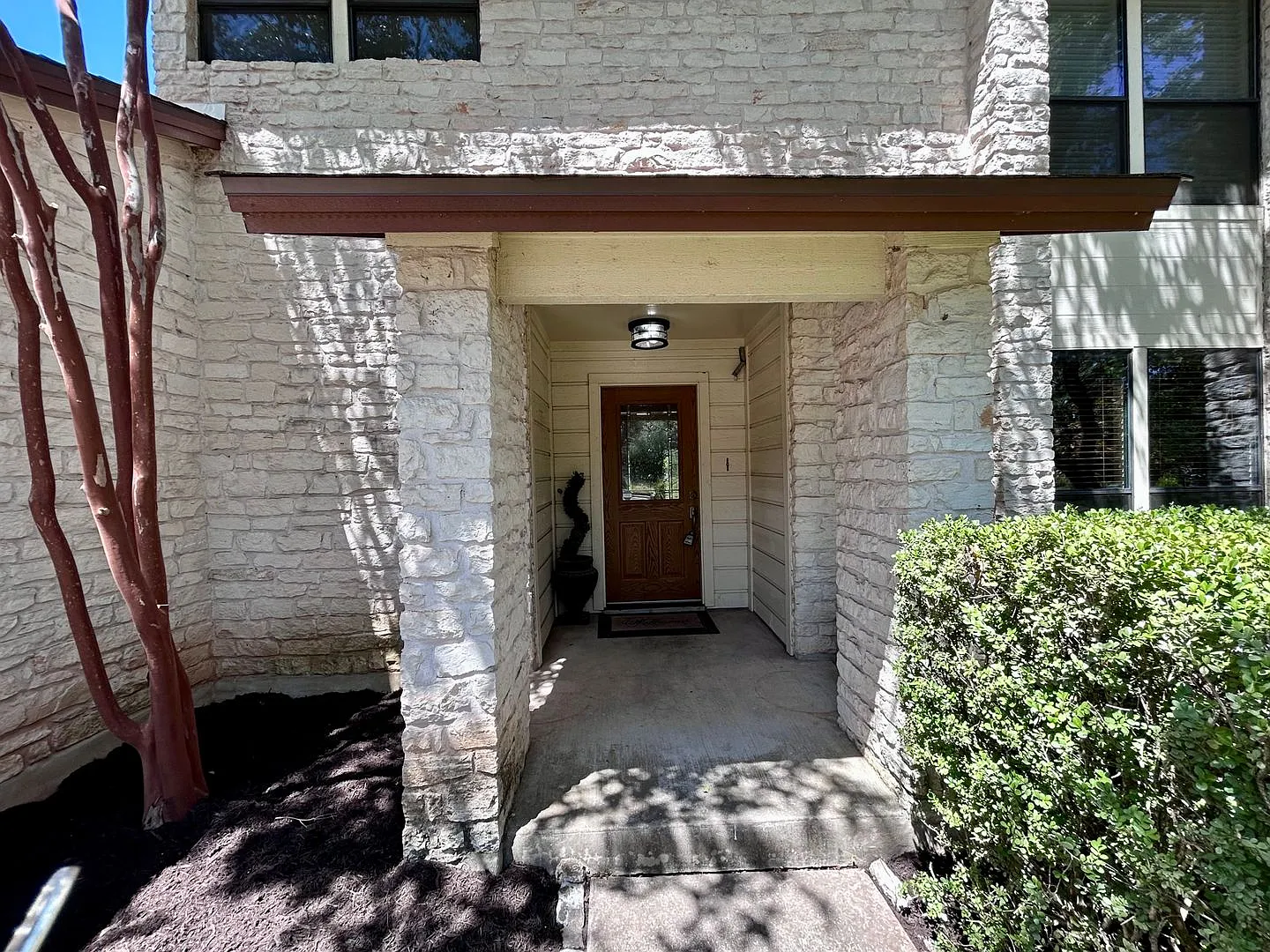 6802 Township Trl 78759 | 3 Bed 2.5 Bath $2795 — Photo 3