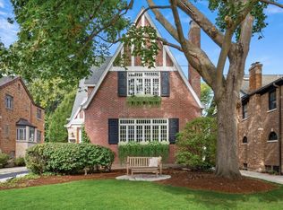 737 Maclean Ave, Kenilworth, IL 60043