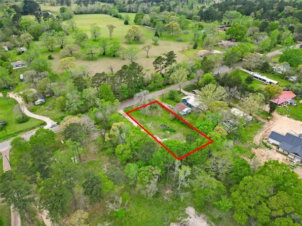 61 Phelps Slab Road, Huntsville, TX 77340