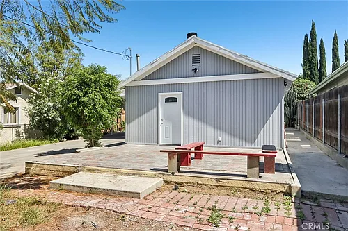 11032 Scoville Ave Photo 1
