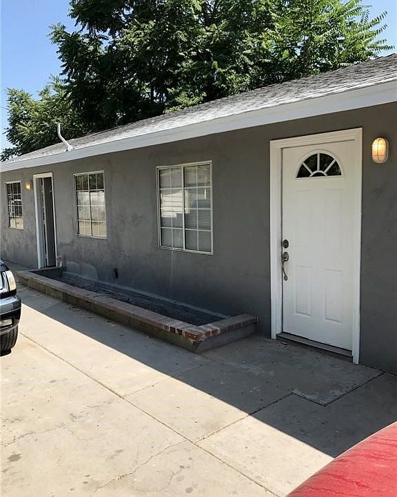 1st image of 1063 N Pershing Ave