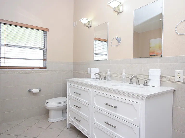 55 Velma Dr W — Photo 33