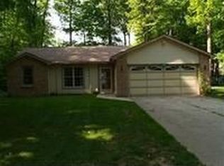 21648 Maple Glen Cir, Edwardsburg, MI 49112