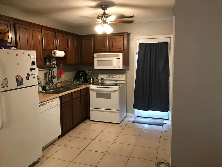 140 Lanier Dr #76 — Photo 2