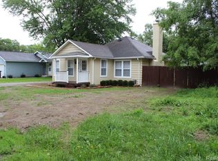 86 Elm St, Whitmore Lake, MI 48189