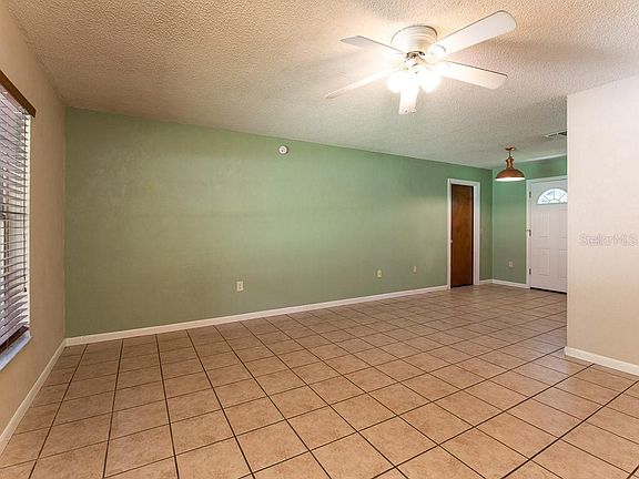 5th image of 800 W New York Ave