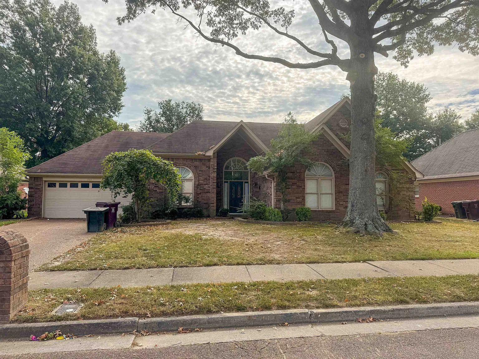 3 bed, 2.0 bath, 2151 sqft, $2,300 — Photo 1