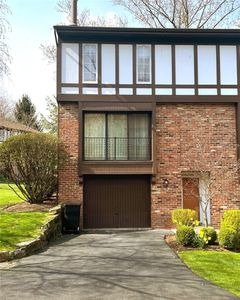 319 Thornberry Ct, Pittsburgh, PA, 15237