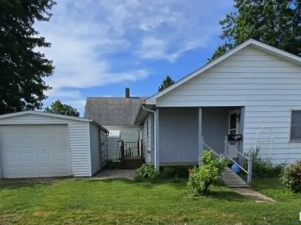 906 S 6th Ave, Canton, IL 61520