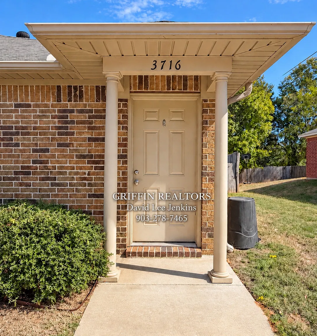 3 bed, 1200 sqft, $1,300 — Photo 1