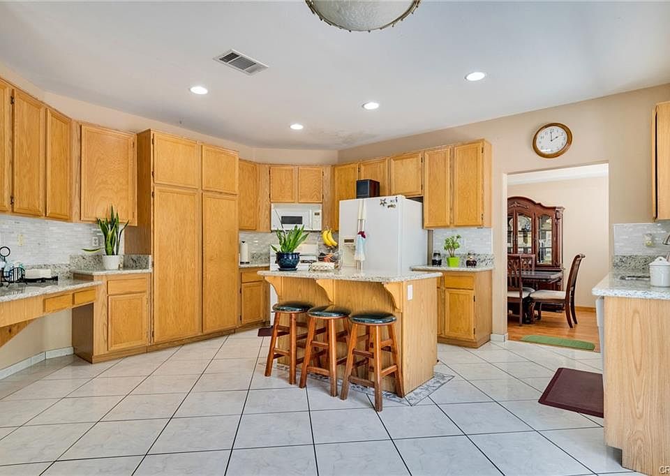 2nd image of 15850 Alisa Viejo Ct