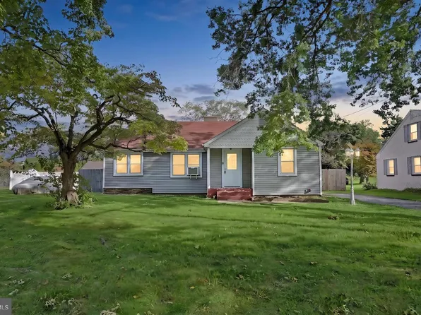 16 Linden Rd, Bordentown, NJ 08505