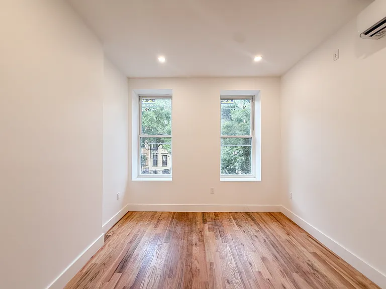 1387 Madison St #3R — Photo 6