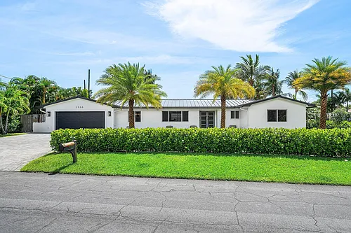 2866 SW 8th St Photo 1