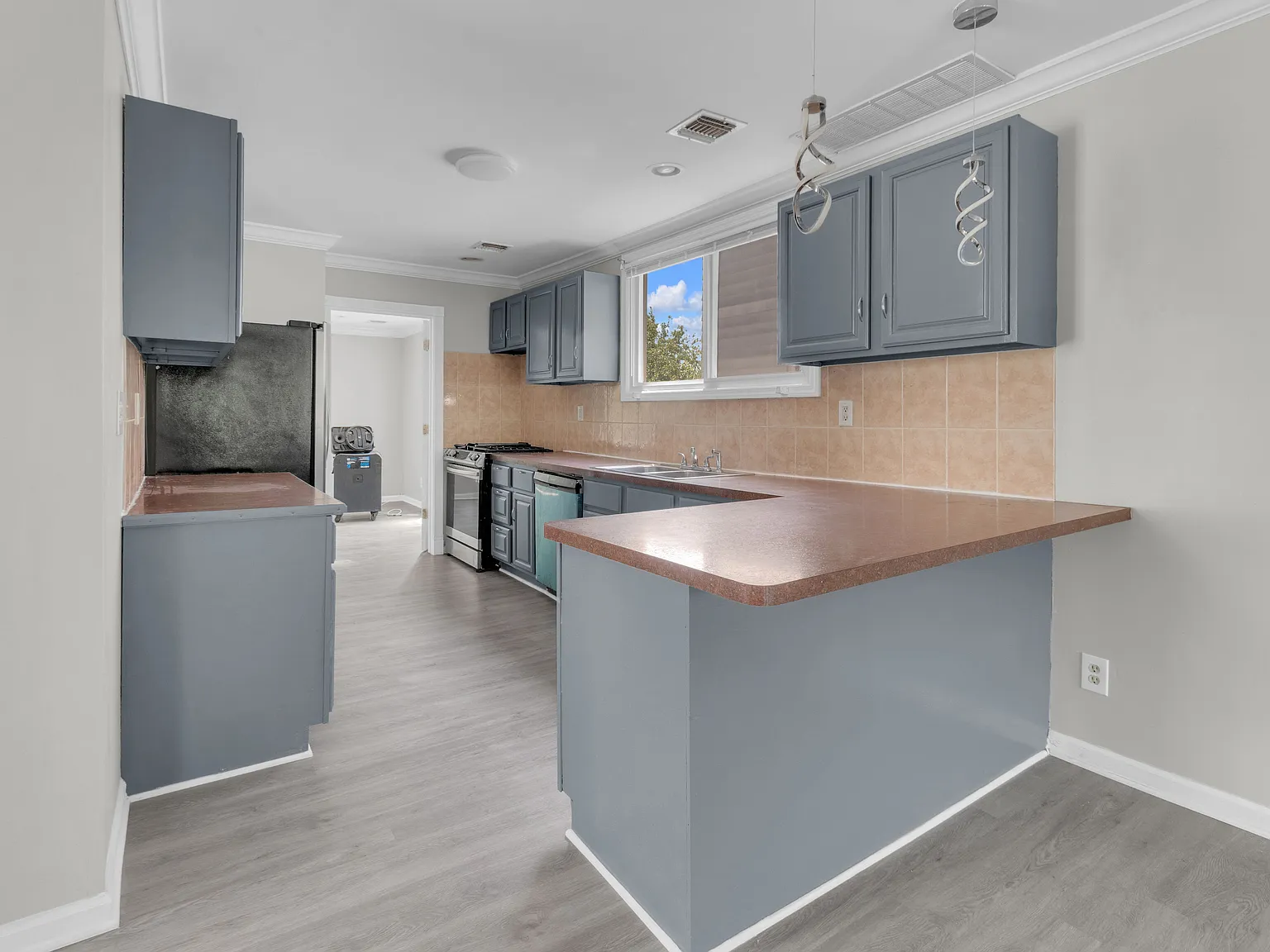 3 bed, $2,650 — Photo 3