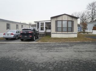 10 Iris Ct, Newark, DE 19713