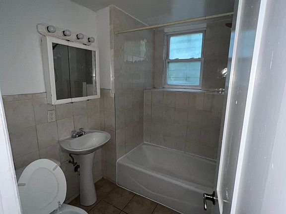5th image of 14 Overlook Ter #Basement