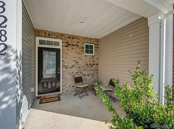 3rd image of 3282 Yarmouth Ln #15