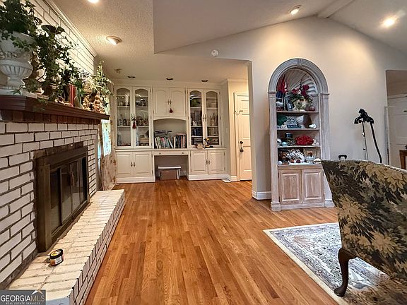5th image of 3735 Pittman Rd