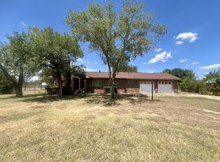 282186 Oliver Dr, Comanche, OK 73529