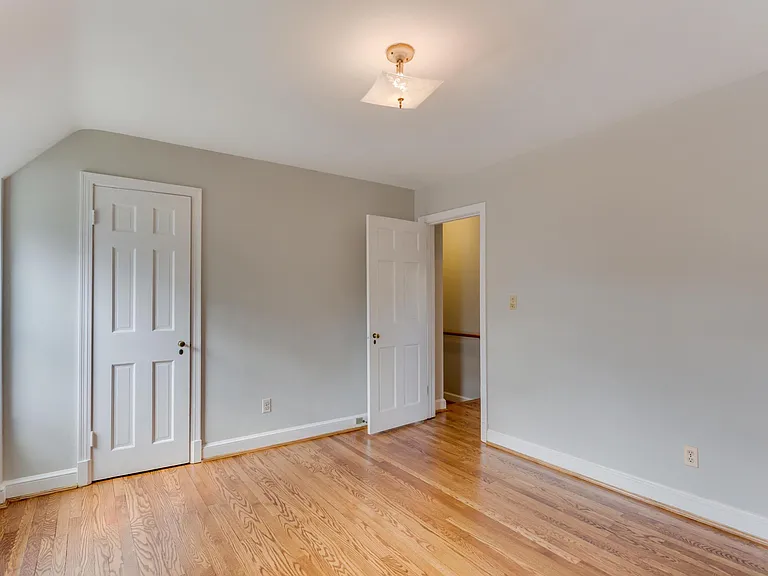 Upstairs bedroom 1