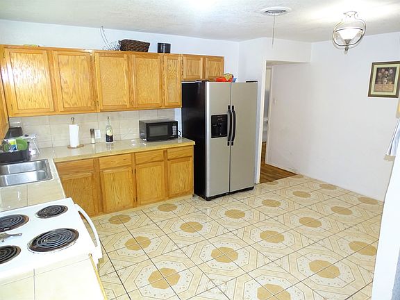 5th image of 1401 E 35th St