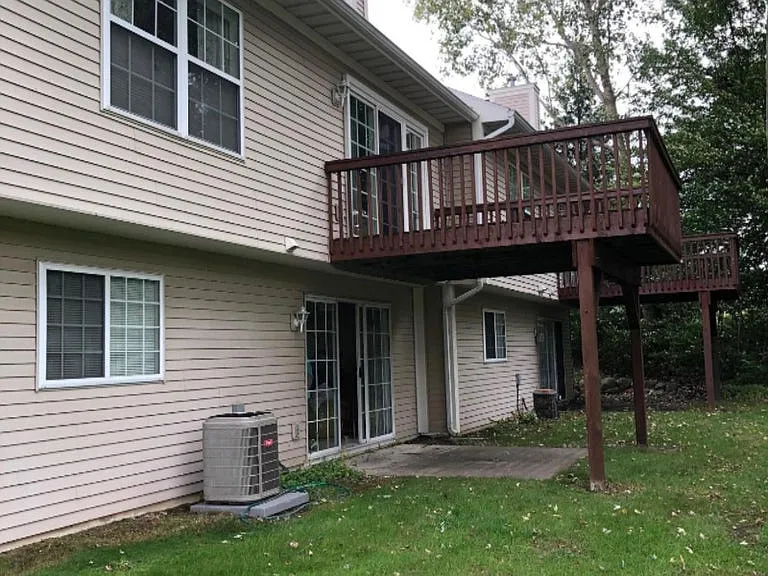4374 Pond Ridge Ct NE — Photo 2