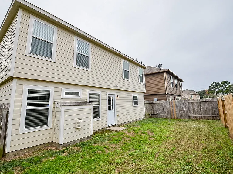 21610 Yeaney Dr — Photo 32