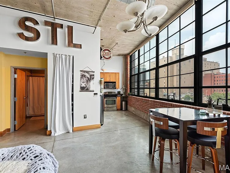 2323 Locust St #308 — Photo 34