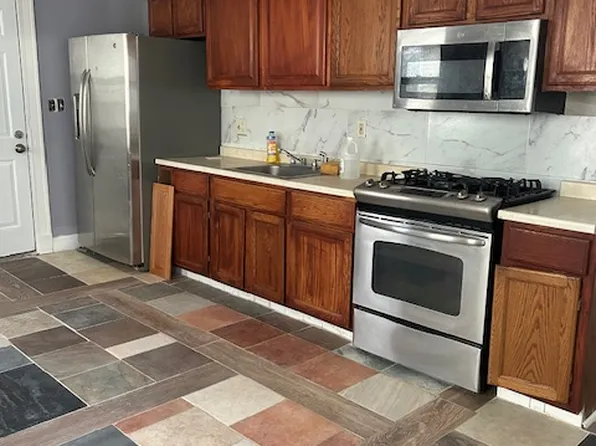 39 Giles St #2, Waterbury, CT 06704