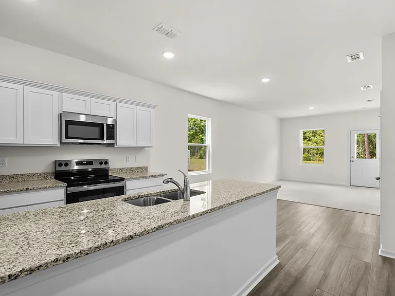 450 Castillo Dr — Photo 5