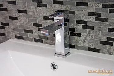 Rented by aptsandlofts.com