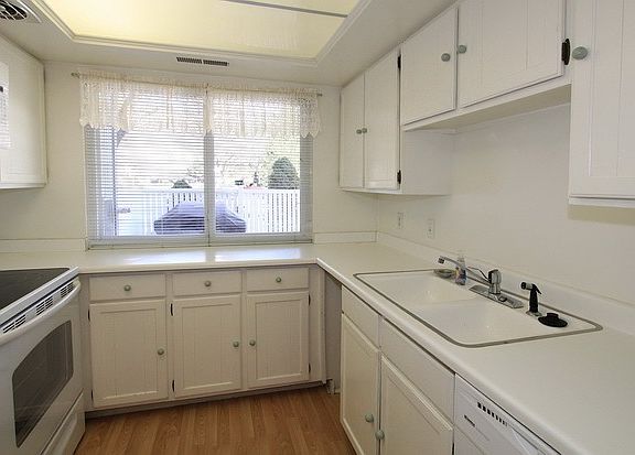 3rd image of 5828 S Waterbury Way Unit B
