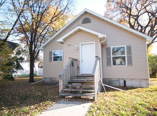 623 5th Ave S, Grand Forks, ND 58201