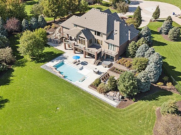 3rd image of 19205 Grande Ave Cir