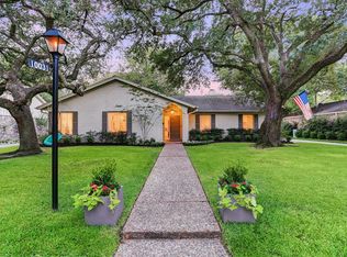 10031 Del Monte Dr, Houston, TX 77042
