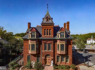 3 W King St, Abbottstown, PA 17301