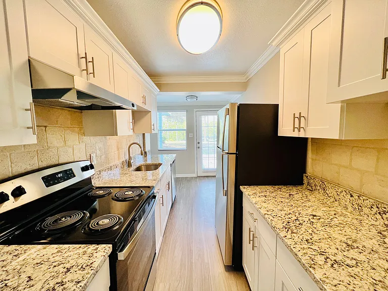 10814 Navajo Dr — Photo 5