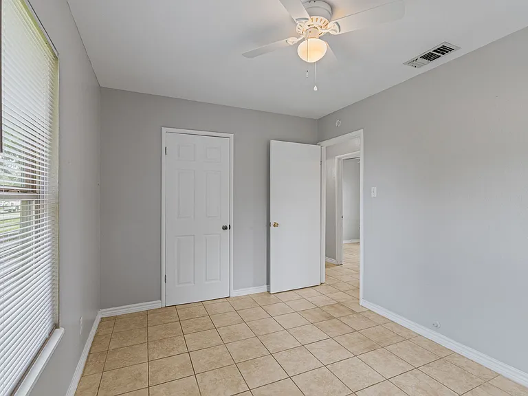 1610 Sprucewood Dr — Photo 9