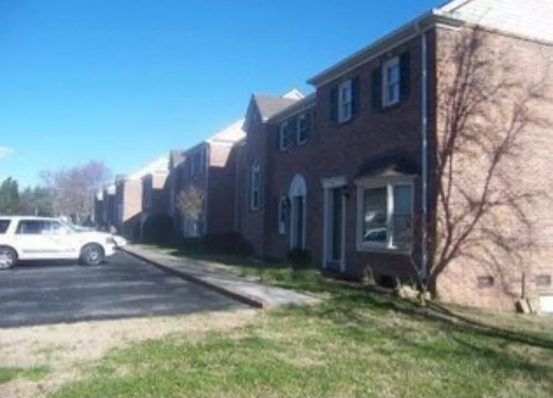 Building Photo - 461 Bramblewood Ln