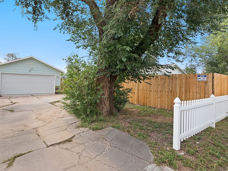 1315 Pando Ave — Photo 20